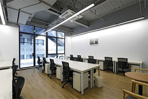 极简风格小办公室装修